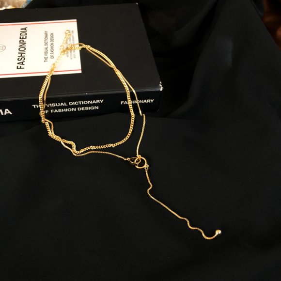 Lagom Studio Jewelry - Minimalist Golden Y Necklace Knot Circle